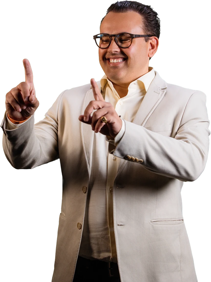 Paulinho do Hipismo apontando para cima